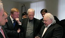 Посещение Всеволожской лаборатории В.И.Петрика Б.В.Грызловым и А.Б.Чубайсом 20.02.2009