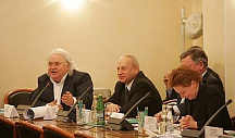 Рабочие моменты совещания по политике инновационного развития России